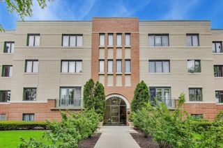 115 N Clifton Avenue 101, Park Ridge, IL 60068