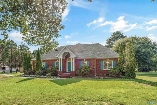 2011 Shady Grove Lane, Decatur, AL 35603