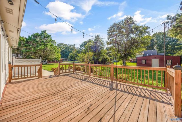 2011 Shady Grove Lane, Decatur, AL 35603