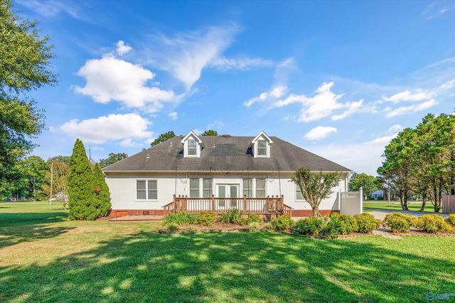 2011 Shady Grove Lane, Decatur, AL 35603