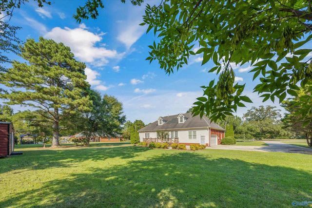 2011 Shady Grove Lane, Decatur, AL 35603