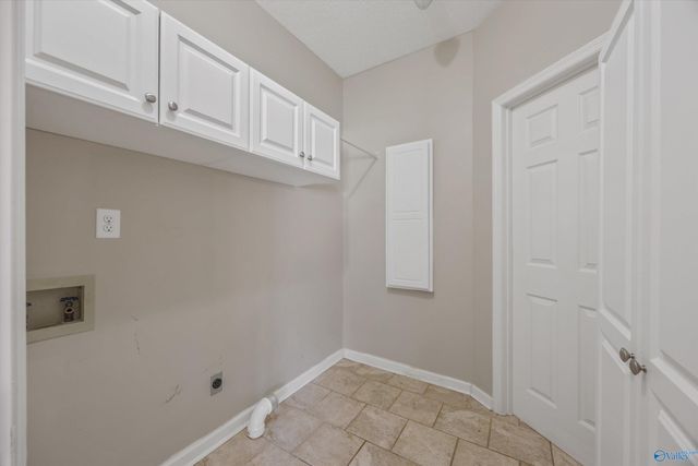 2011 Shady Grove Lane, Decatur, AL 35603
