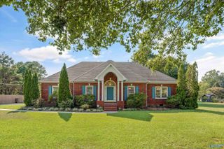 2011 Shady Grove Lane, Decatur, AL 35603