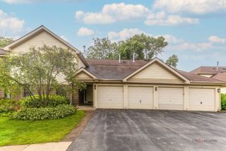 823 E Coach Road 6, Palatine, IL 60074