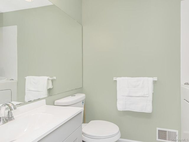 31 Winchester Avenue, Peekskill, NY 10566