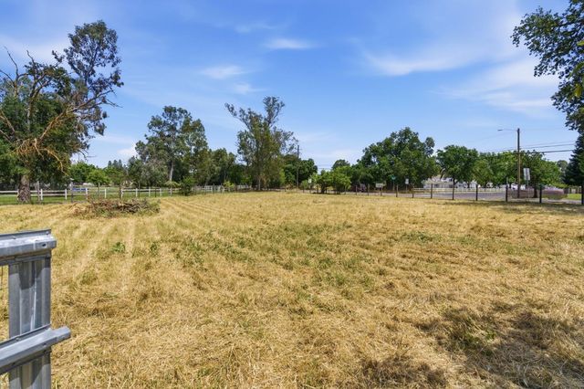 8818 Grant Line Rd, Elk Grove, CA 95624