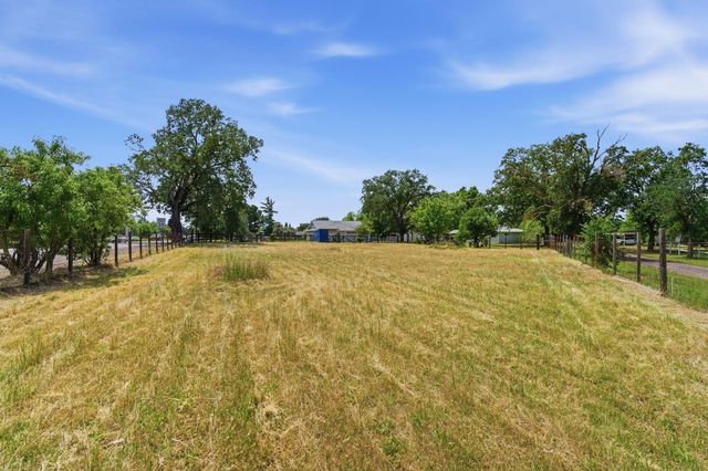 8818 Grant Line Rd, Elk Grove, CA 95624