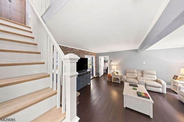 71 Spring St, Nutley Twp., NJ 07110