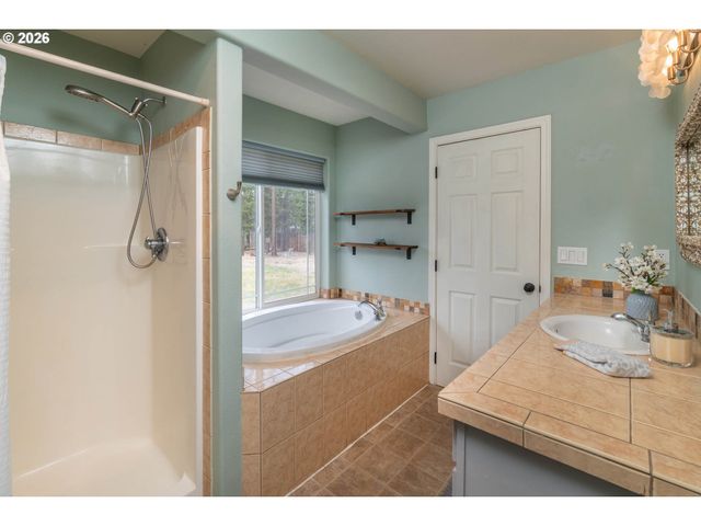 51343 MITCHELL Rd, La Pine, OR 97739