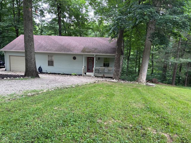 8255 Center Lake Road, Nineveh, IN 46164