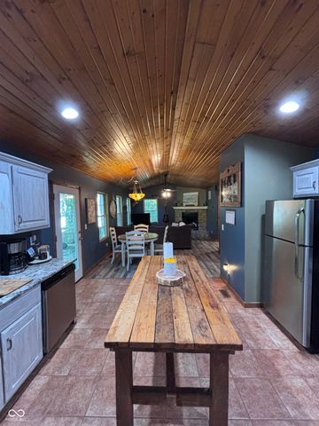 8255 Center Lake Road, Nineveh, IN 46164