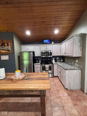 8255 Center Lake Road, Nineveh, IN 46164
