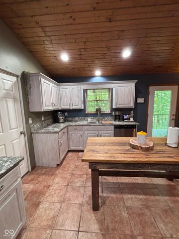 8255 Center Lake Road, Nineveh, IN 46164