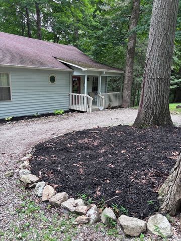8255 Center Lake Road, Nineveh, IN 46164