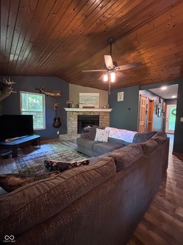 8255 Center Lake Road, Nineveh, IN 46164