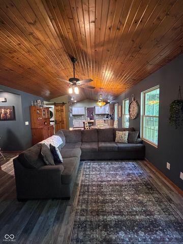 8255 Center Lake Road, Nineveh, IN 46164