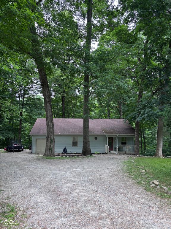 8255 Center Lake Road, Nineveh, IN 46164