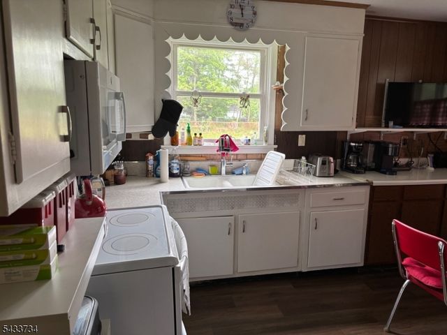 33 Longview Ave, Randolph Twp., NJ 07869