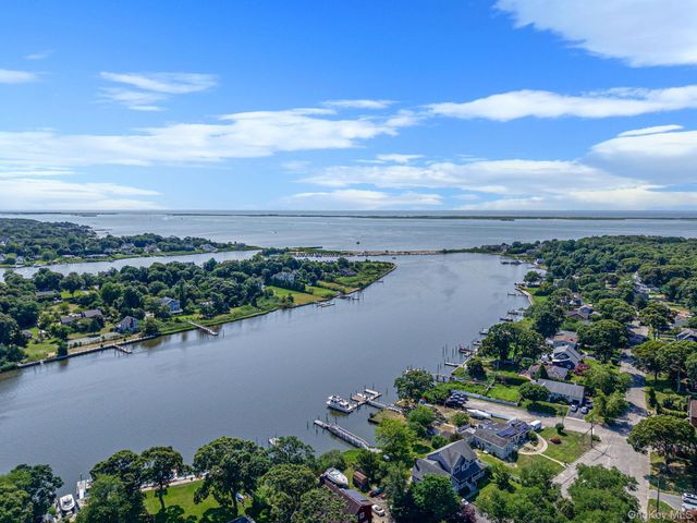 138 Holiday Boulevard, Center Moriches, NY 11934