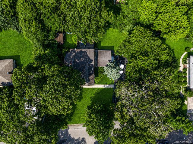 138 Holiday Boulevard, Center Moriches, NY 11934