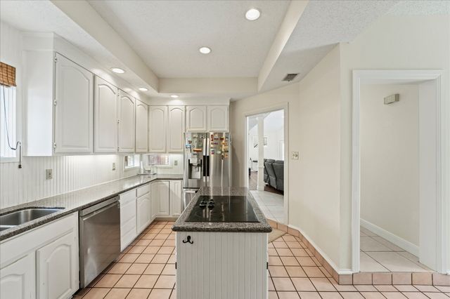 9420 Blue Jay Way, Irving, TX 75063