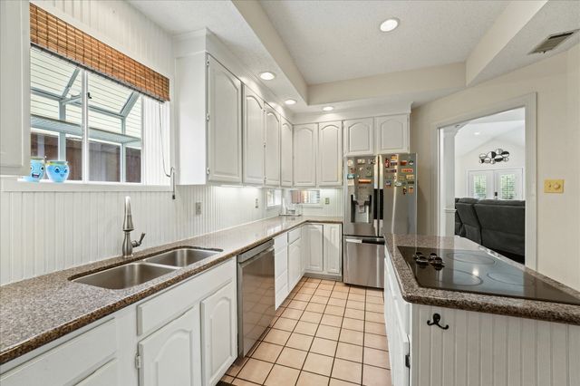 9420 Blue Jay Way, Irving, TX 75063