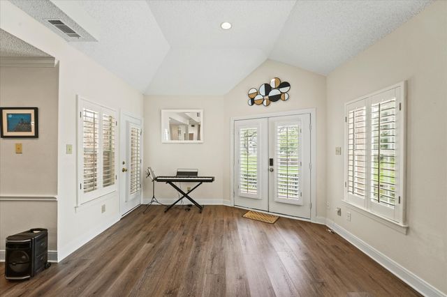 9420 Blue Jay Way, Irving, TX 75063