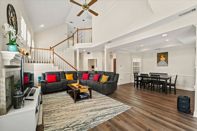 9420 Blue Jay Way, Irving, TX 75063