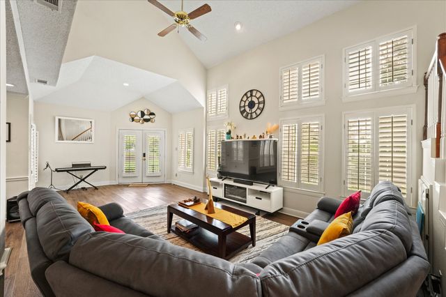 9420 Blue Jay Way, Irving, TX 75063