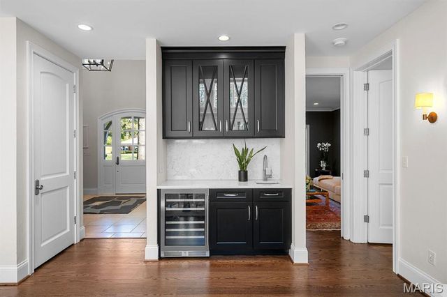 12 Ladue Manor, Ladue, MO 63124