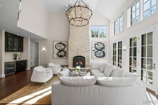 12 Ladue Manor, Ladue, MO 63124