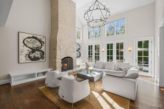 12 Ladue Manor, Ladue, MO 63124