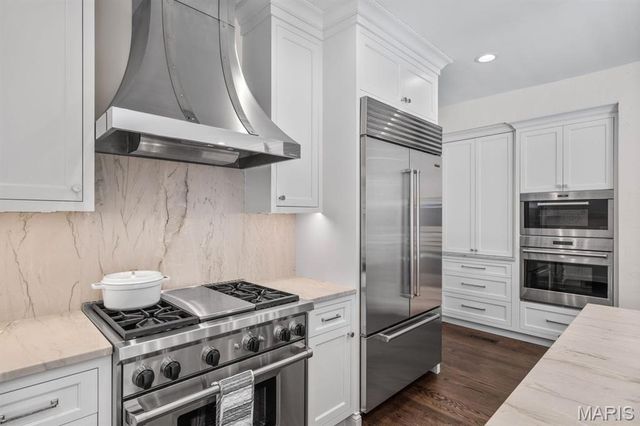 12 Ladue Manor, Ladue, MO 63124