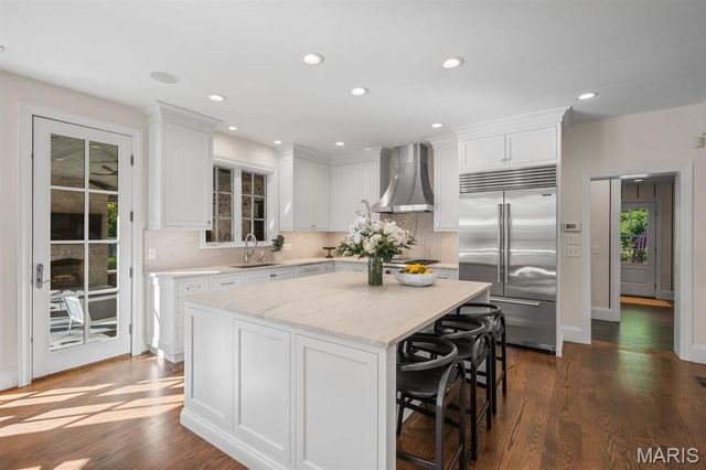 12 Ladue Manor, Ladue, MO 63124