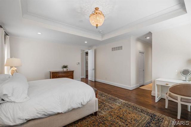 12 Ladue Manor, Ladue, MO 63124