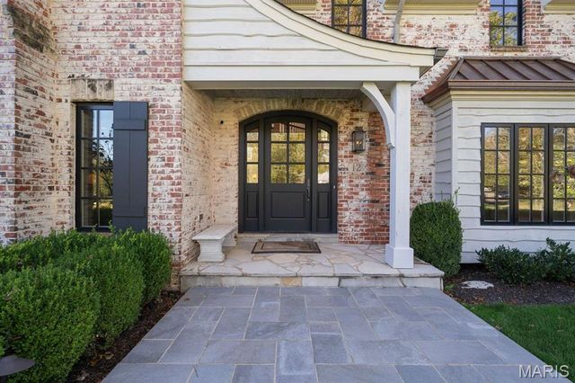 12 Ladue Manor, Ladue, MO 63124