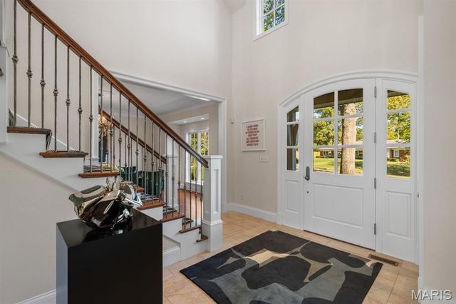 12 Ladue Manor, Ladue, MO 63124