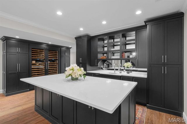 12 Ladue Manor, Ladue, MO 63124