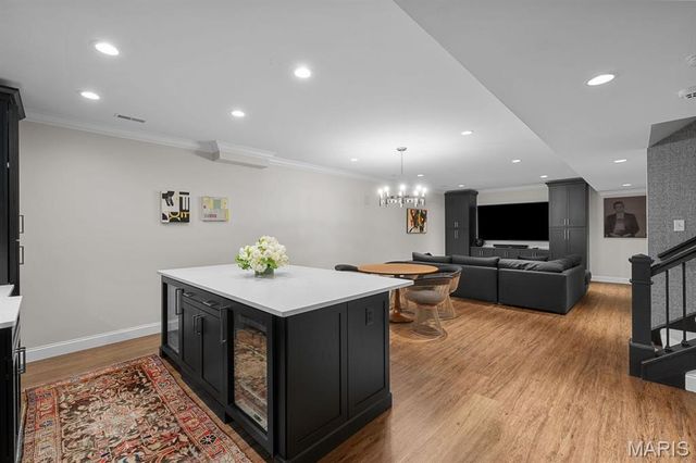 12 Ladue Manor, Ladue, MO 63124