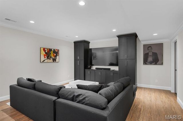 12 Ladue Manor, Ladue, MO 63124