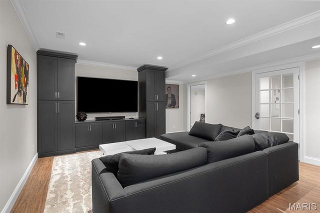 12 Ladue Manor, Ladue, MO 63124