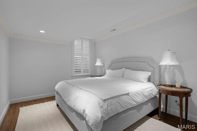 12 Ladue Manor, Ladue, MO 63124