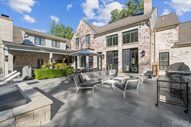 12 Ladue Manor, Ladue, MO 63124