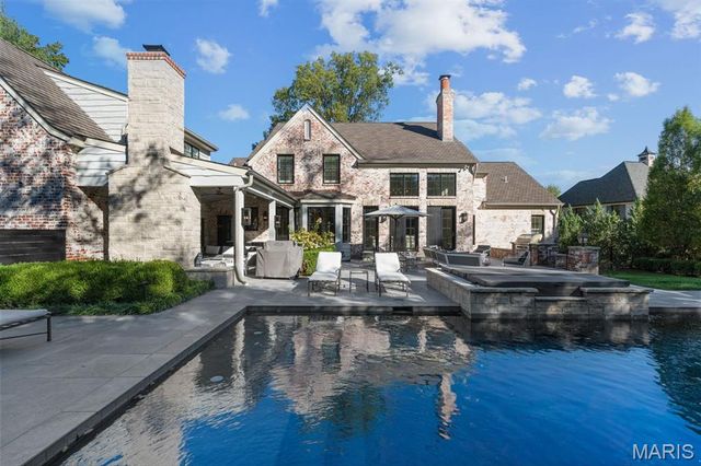 12 Ladue Manor, Ladue, MO 63124