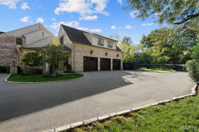 12 Ladue Manor, Ladue, MO 63124