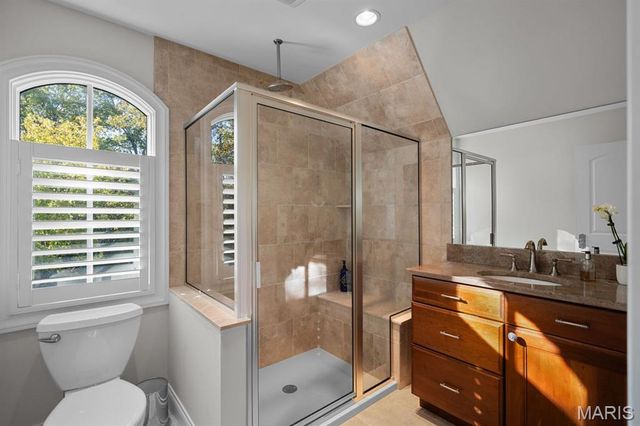 12 Ladue Manor, Ladue, MO 63124