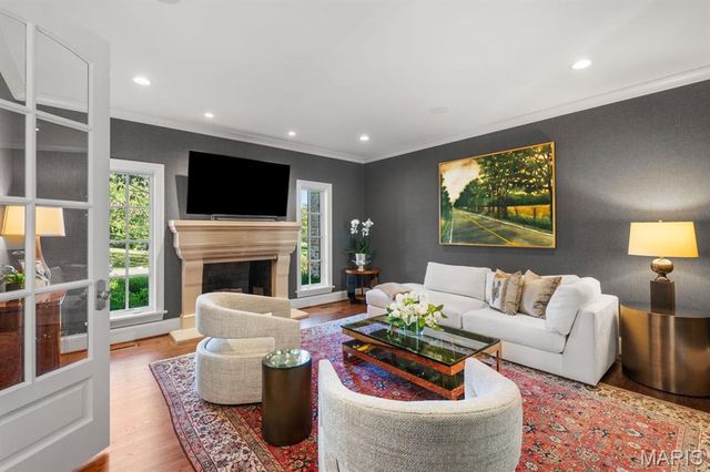 12 Ladue Manor, Ladue, MO 63124