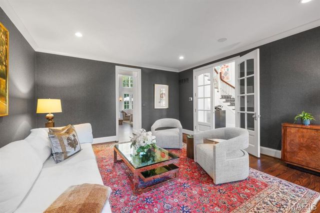 12 Ladue Manor, Ladue, MO 63124