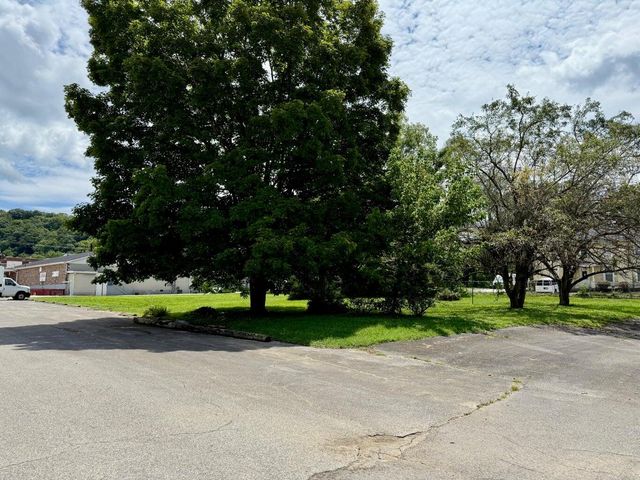 28 Lumber Street, Beattyville, KY 41311