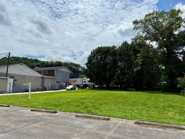 28 Lumber Street, Beattyville, KY 41311